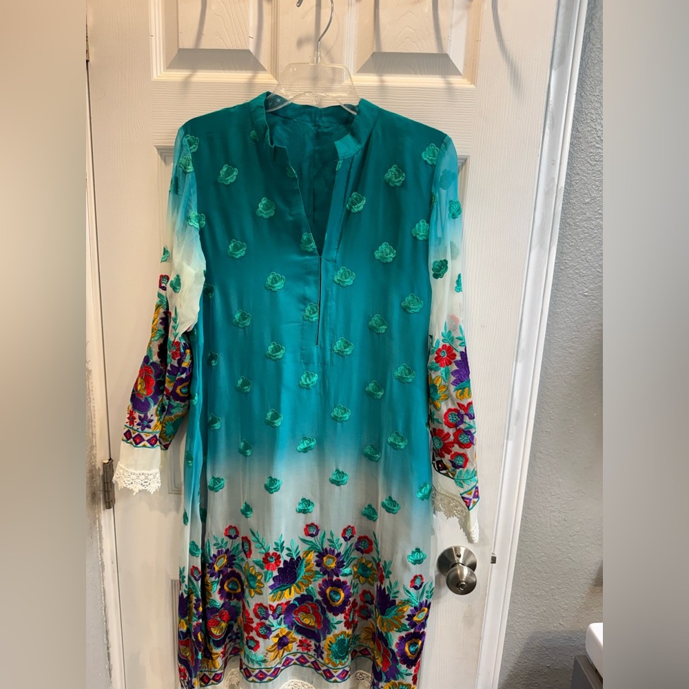 Indian Punjabi summer georgette Teal Embroidered Floral Kurta with tights - Picture 3 of 10